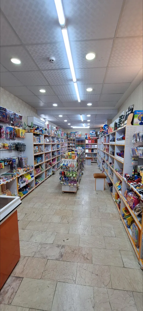 دنیای تحریر و‌ اسباب بازی رنگارنگ