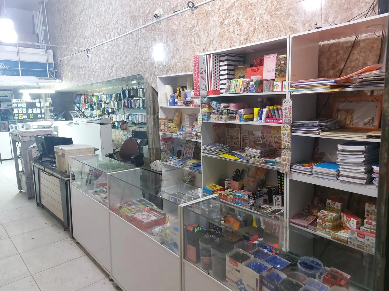 کافی نت و فروشگاه کامپیوتر ایلیا - تصویر 4