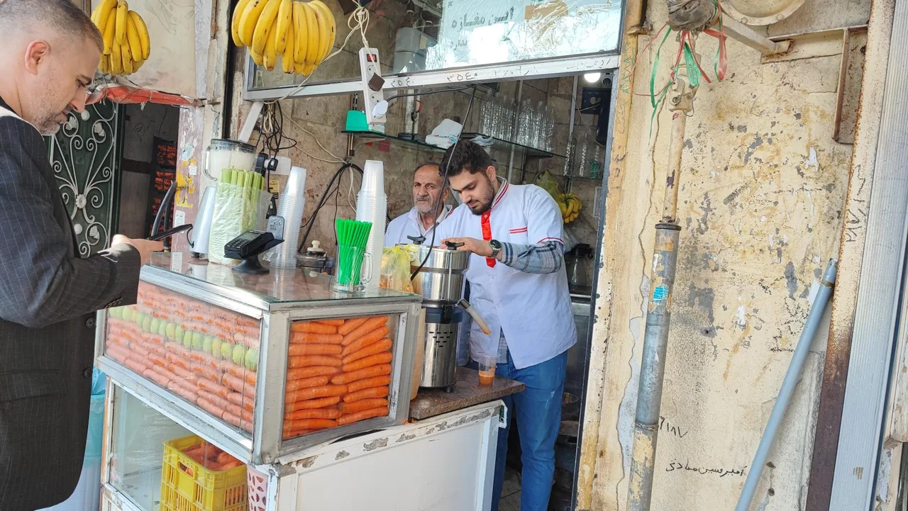 آبمیوه و بستنی فروشی عمو حسن - تصویر 2