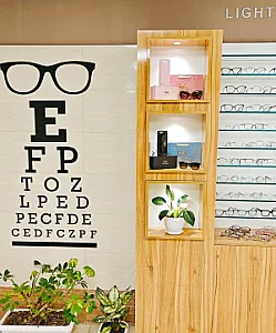کلینیک اپتومتری چشم و عینک تخصصی لایت اپتومتریست الماسی