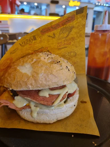 پیتزا ساندویچ حسینی اصل