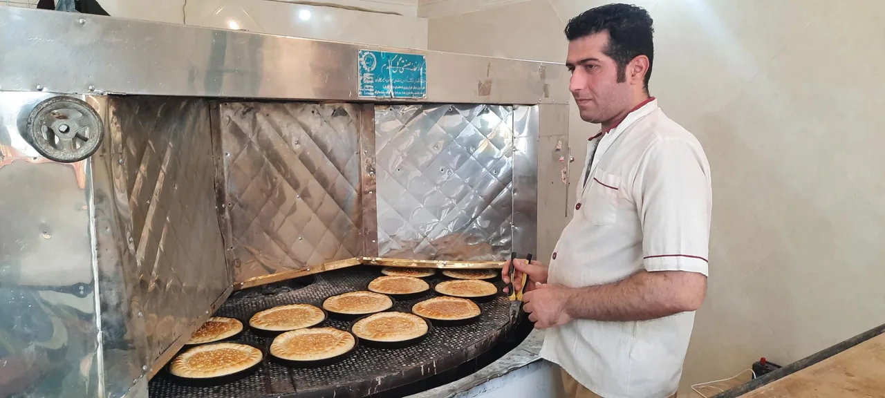 شیرمال مخصوص ارومیه - تصویر 3