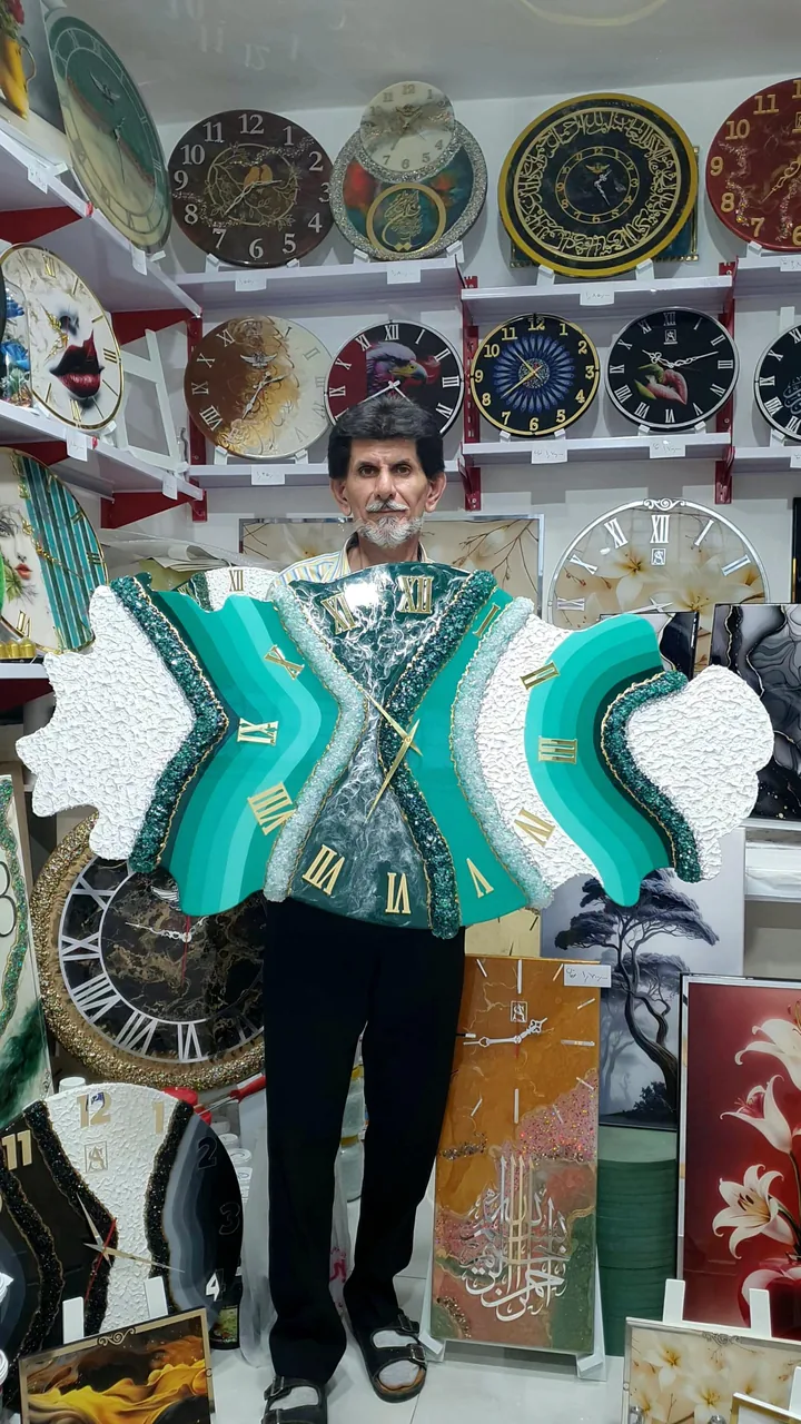 ساعت دیواری رزینی سیاسیاهی - تصویر 4