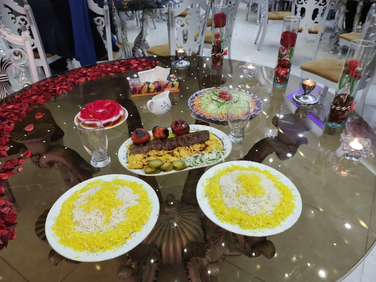 تالار پذیرایی کاروان - تصویر 2