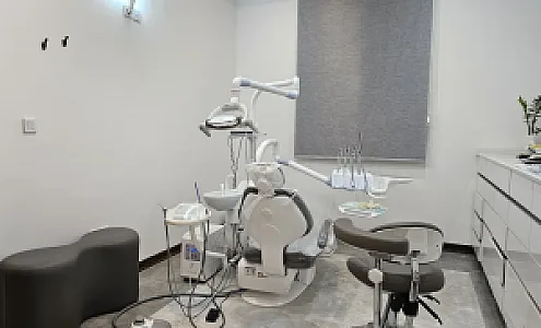 مطب دندانپزشکی دکتر فرشته حسینی قوام