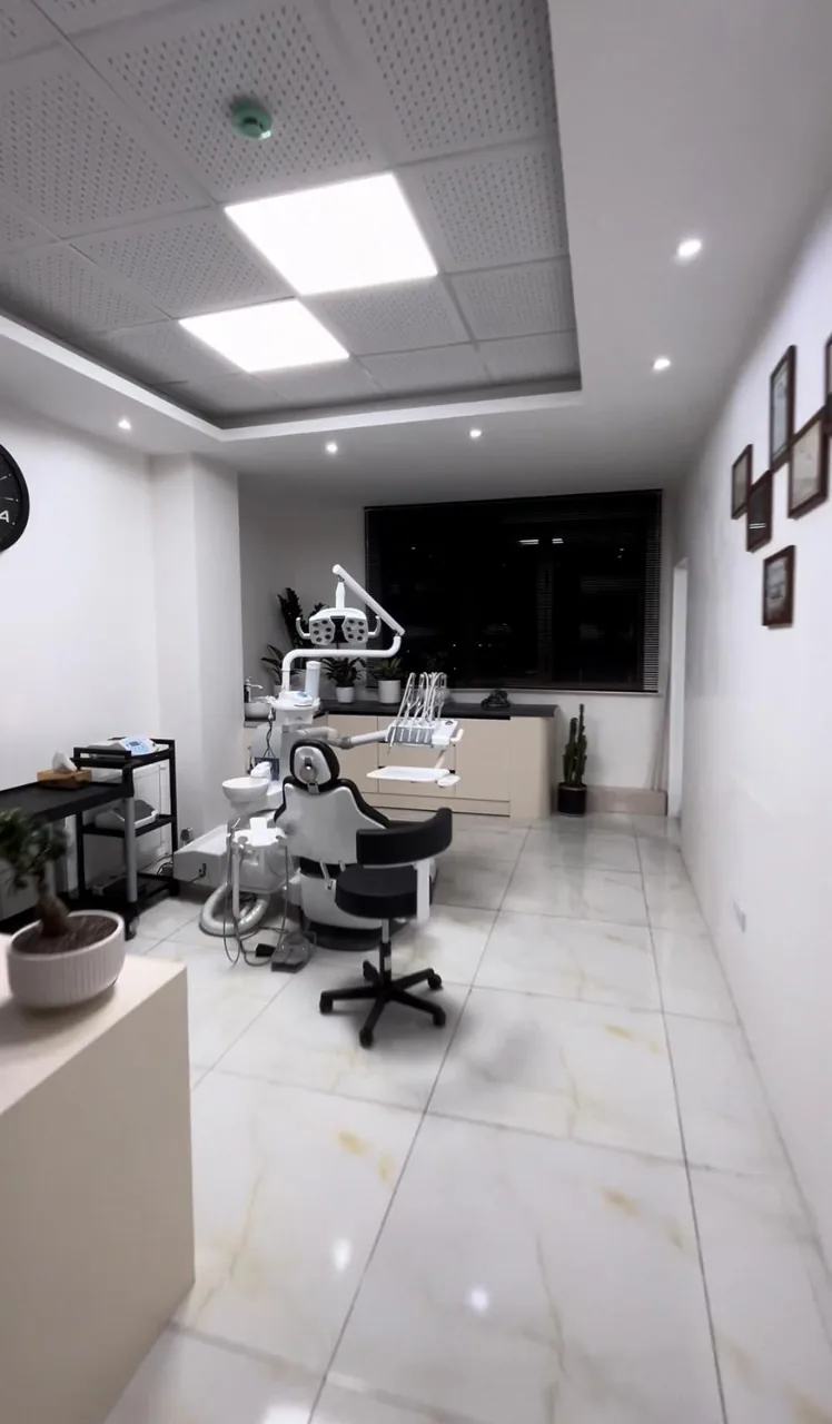 مطب دکتر سجاد فرخی متخصص جراحی لثه و ایمپلنت - دندانپزشک در ارومیه - تصویر 2