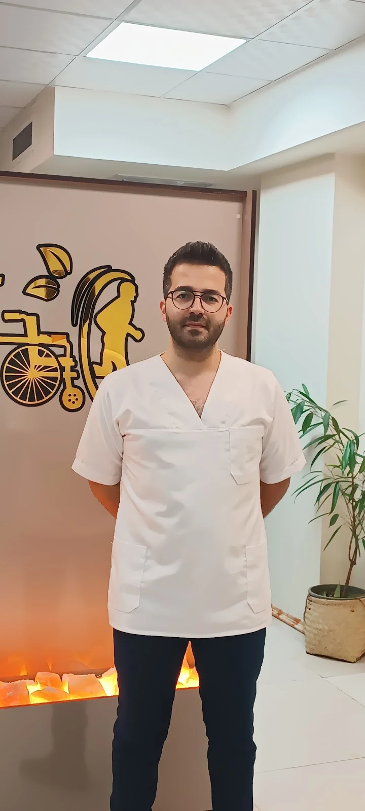 کلینیک فیزیوتراپی، کاردرمانی و گفتاردرمانی آشیل