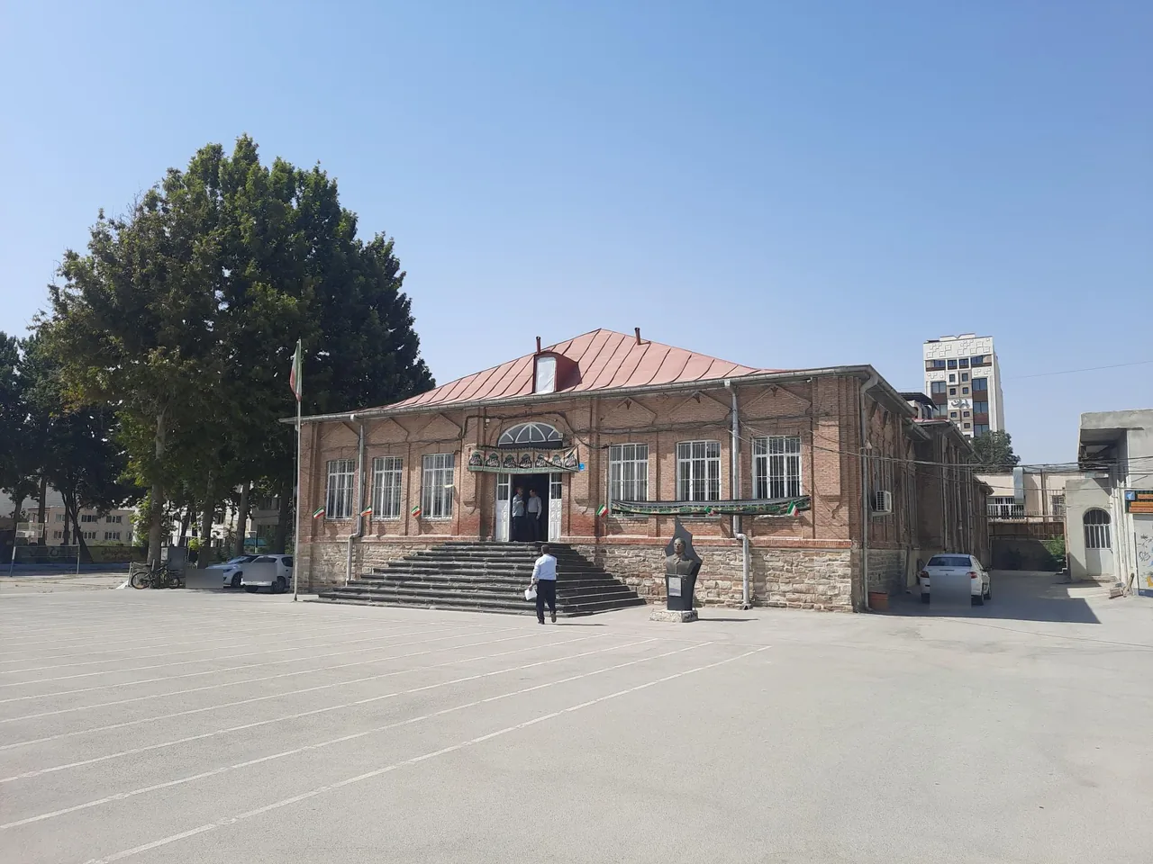 دبیرستان پسرانه چمران - تصویر 3