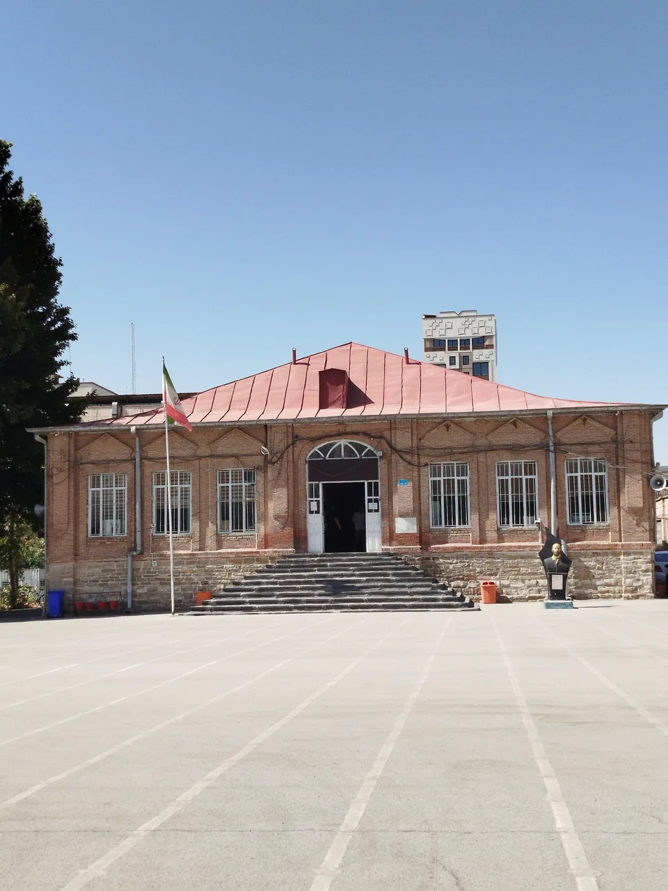 دبیرستان پسرانه چمران - تصویر 4