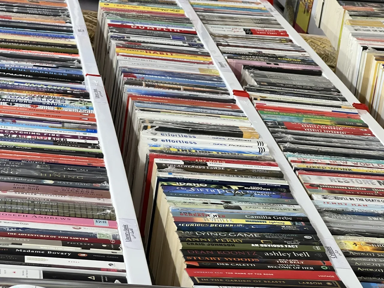 کتابفروشی شهر زبان