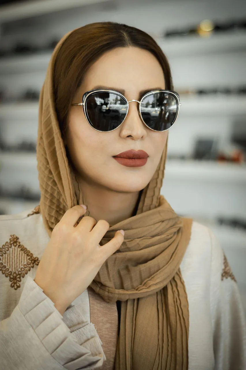 عینک سازی و عینک فروشی بینایی سنجی روشنا - عینک و اپتیک (طبی و فروش) در کرمان - تصویر 2