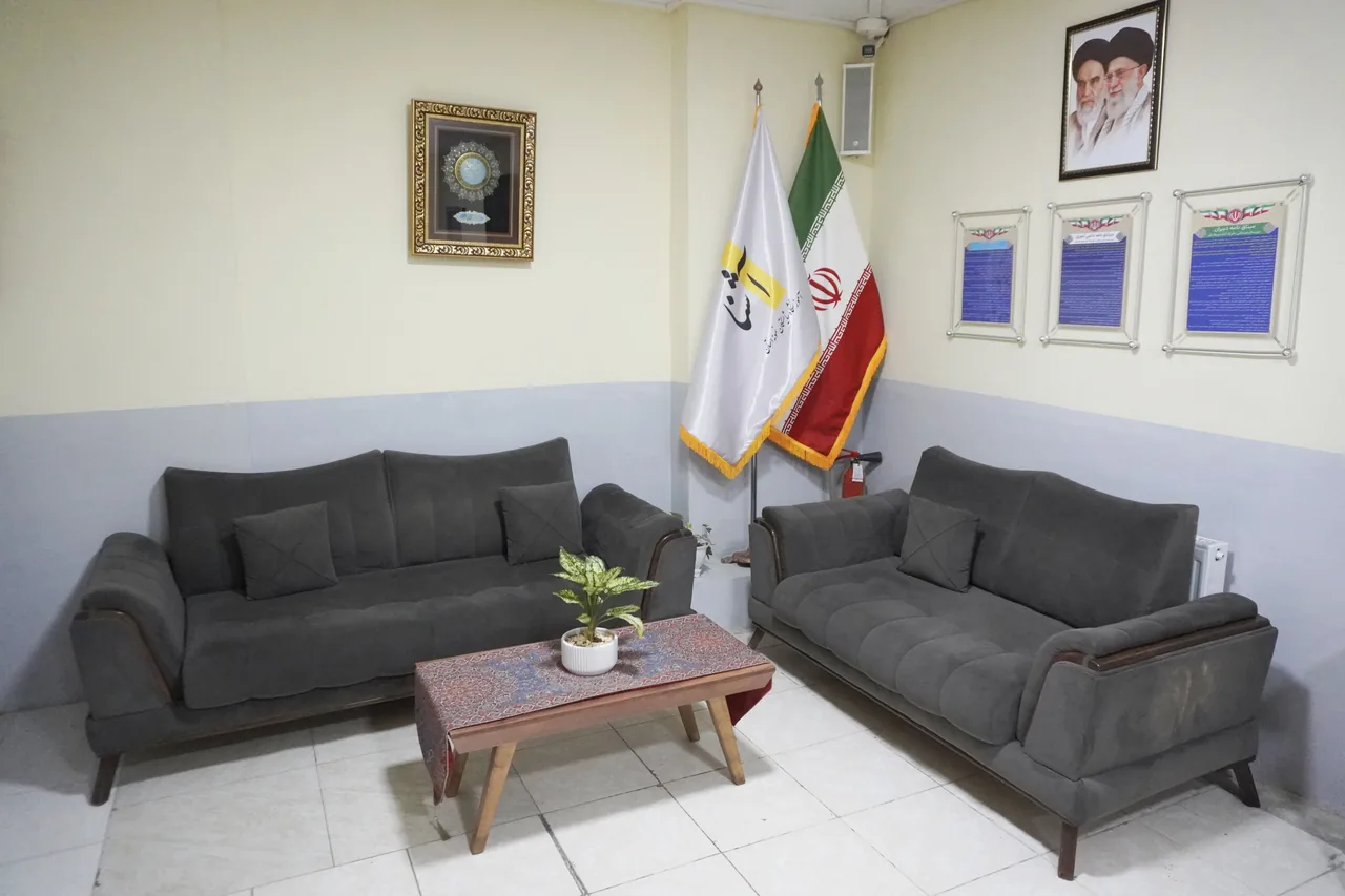 دبیرستان دخترانه آشنا - پایه نهم - تصویر 2