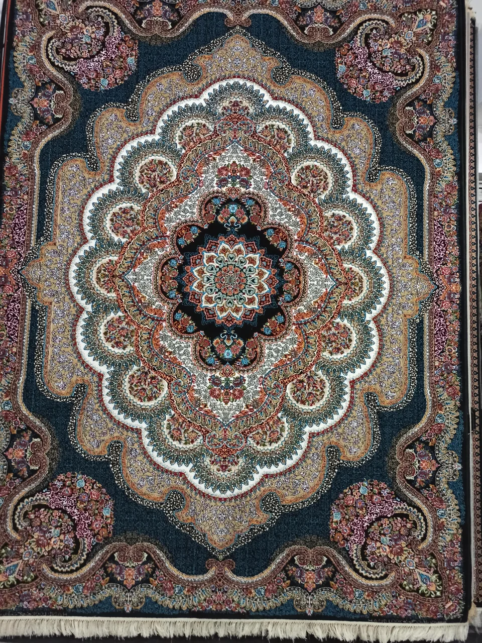 انبار فرش تیارام - تصویر 4