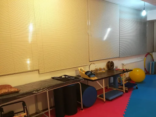 مرکز توانبخشی رویش تبریز