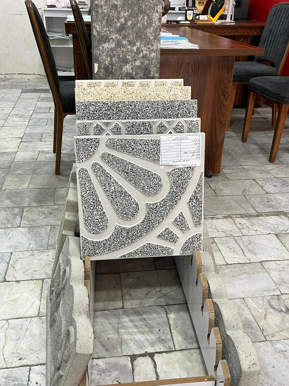 کاشی ۱۸ ماهه بابادوست - تصویر 3