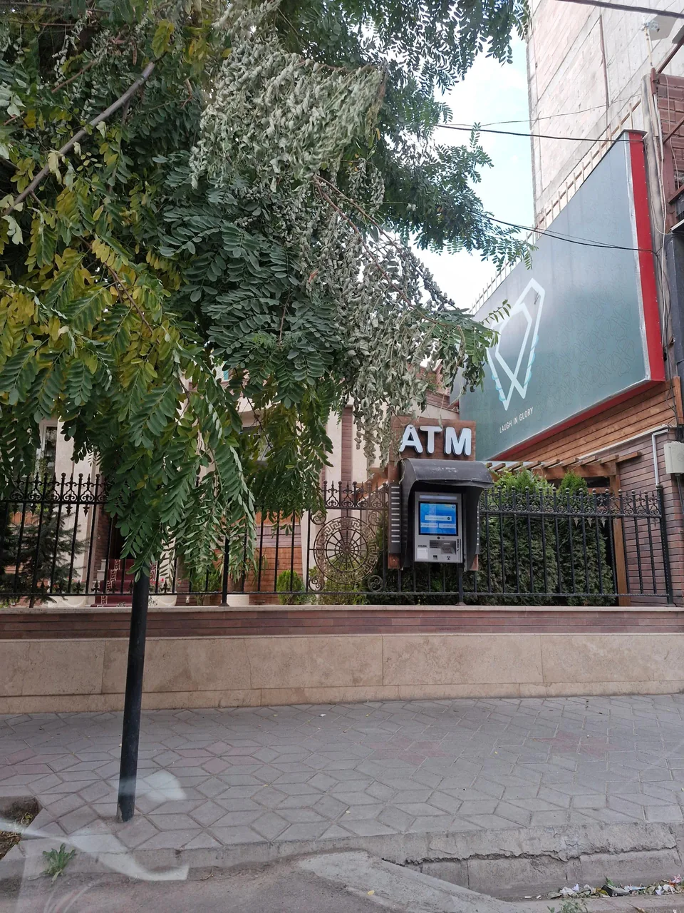 دکتر سینا میکائیلی