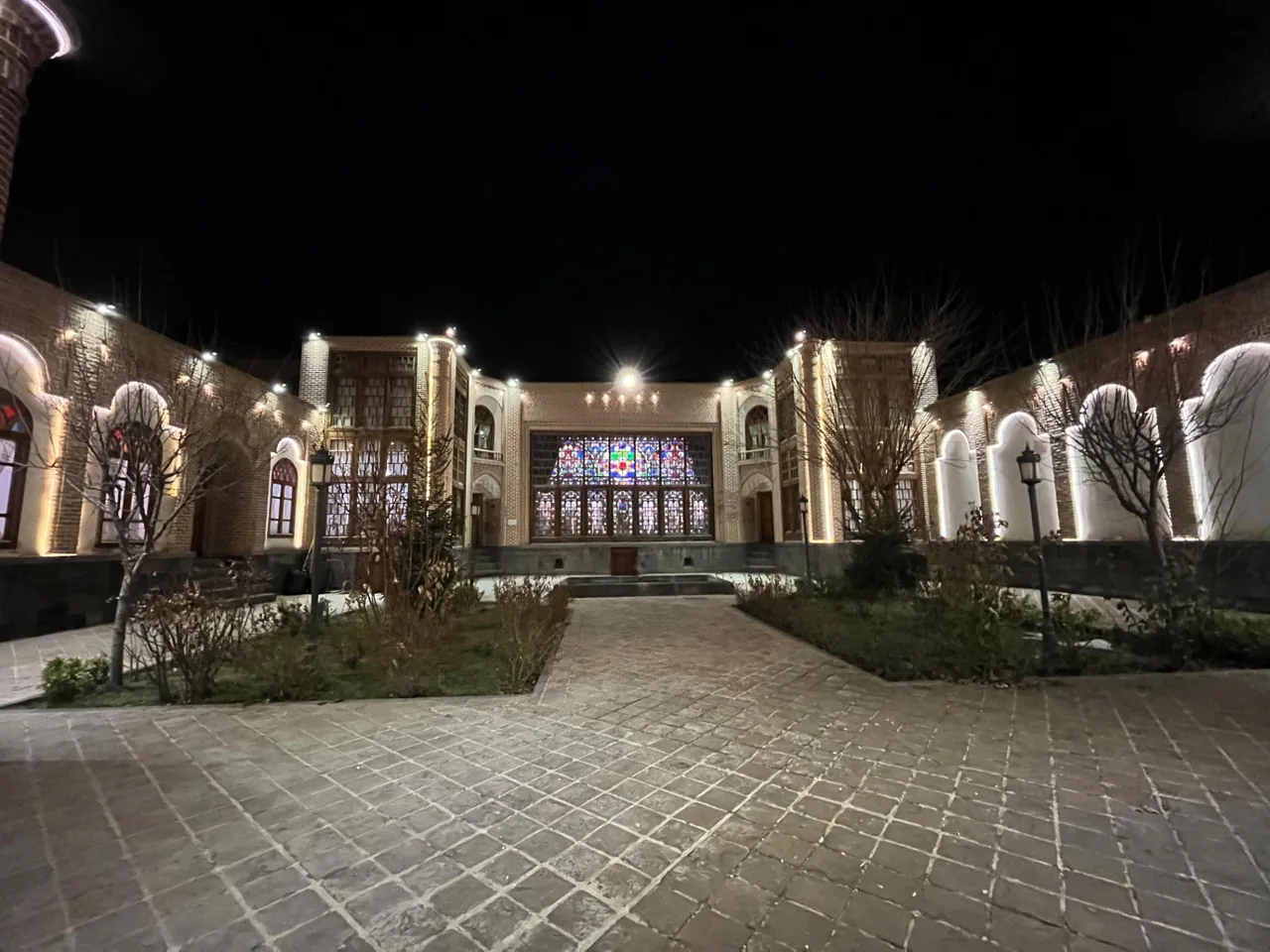 هتل و رستوران تاریخی خانه صادقی - تصویر 4
