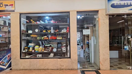 تعمیر انواع لوازم خانگی و اسباب‌بازی های کنترل دار