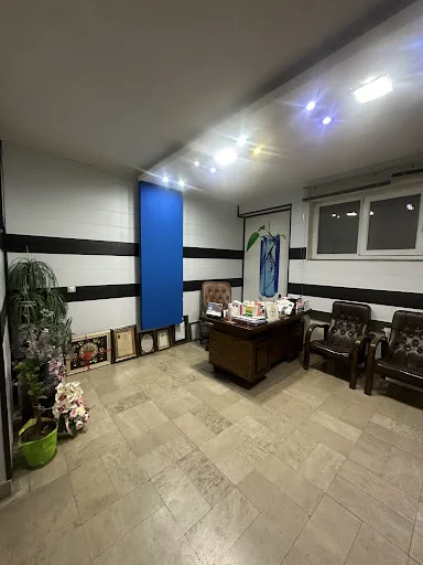 دکتر منوچهر صمیمی فر