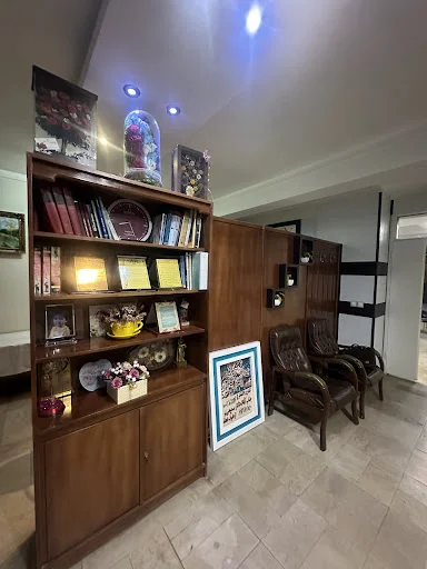 دکتر منوچهر صمیمی فر