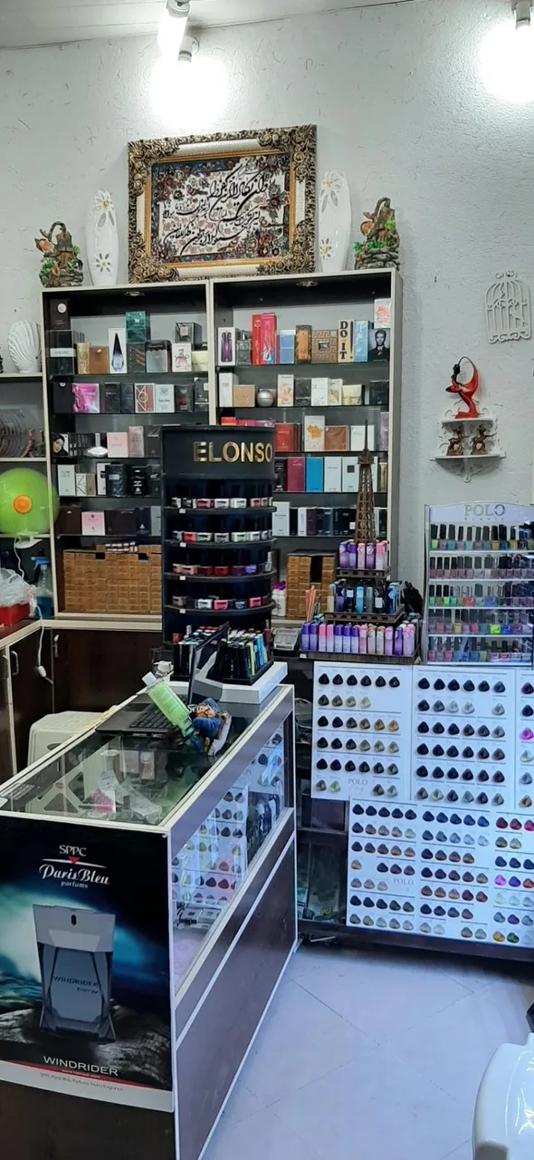 فروشگاه عطر و ادکلن آروما - تصویر 2