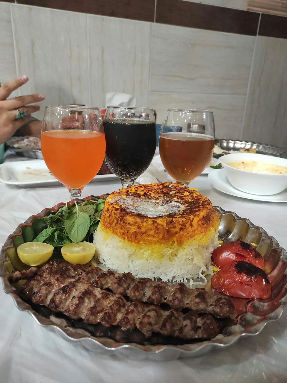 رستوران بزرگ چالدران - تصویر 2
