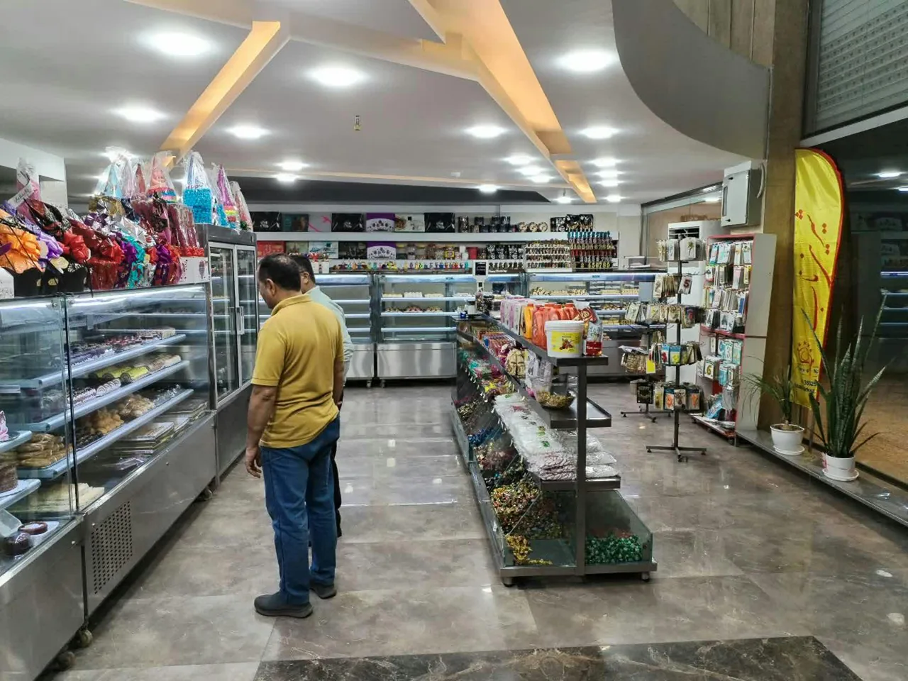شیرینی ناب شعبه مرکزی - تصویر 3