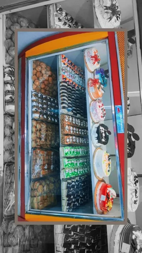 بستنی وشیرینی سرای جزیره یخی - قنادی و شیرینی در اهواز - تصویر 3