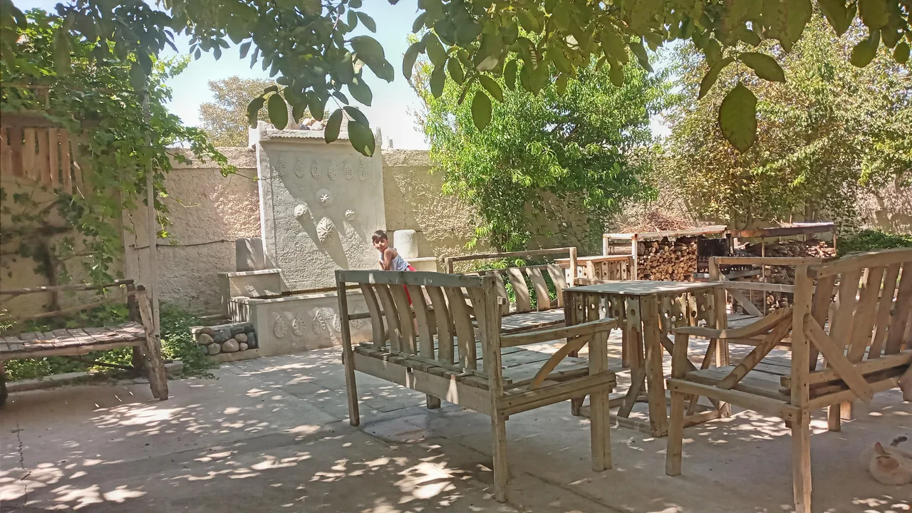 باغ رستوران گل
