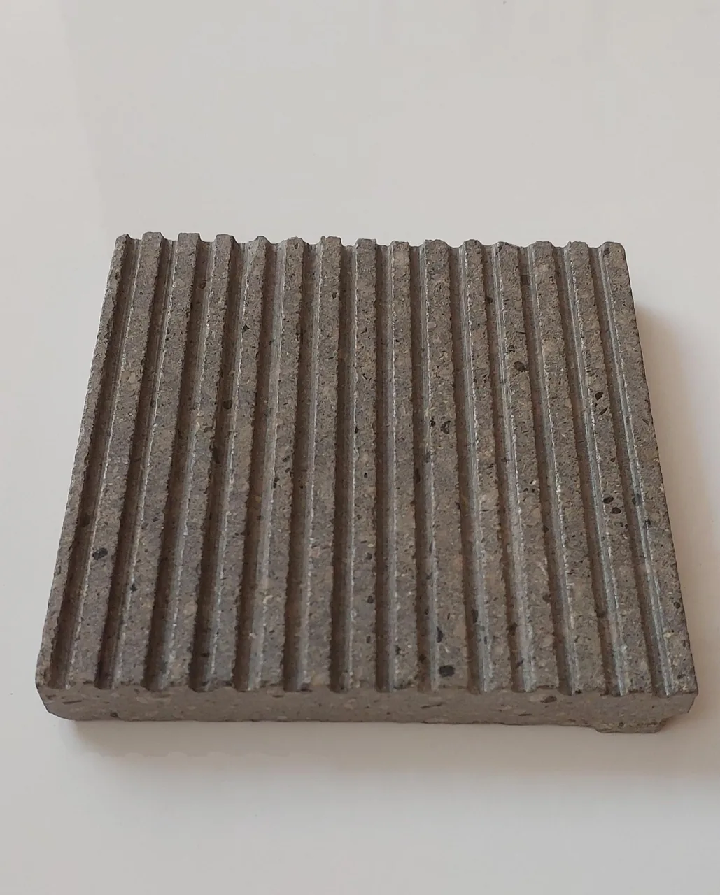 گروه معادن و کارخانجات سنگ آذرین آندزیت اسلامیان - تصویر 2