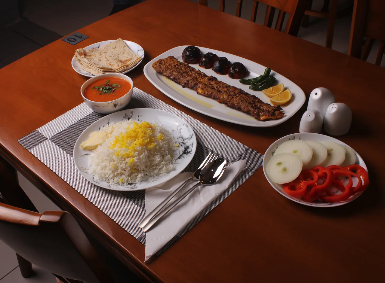 چلوکبابی حاج حسین (مهراجی) - تصویر 3