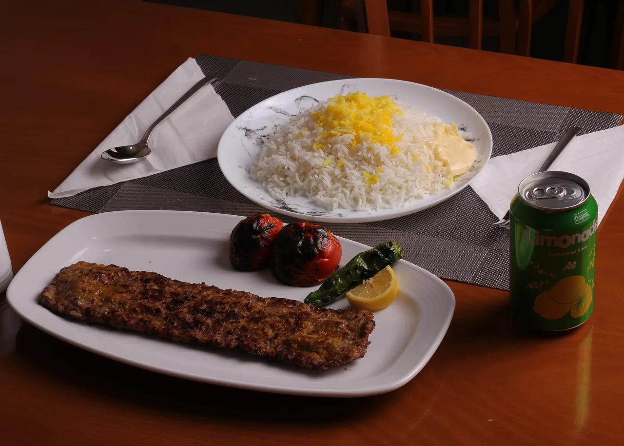 چلوکبابی حاج حسین (مهراجی) - تصویر 4
