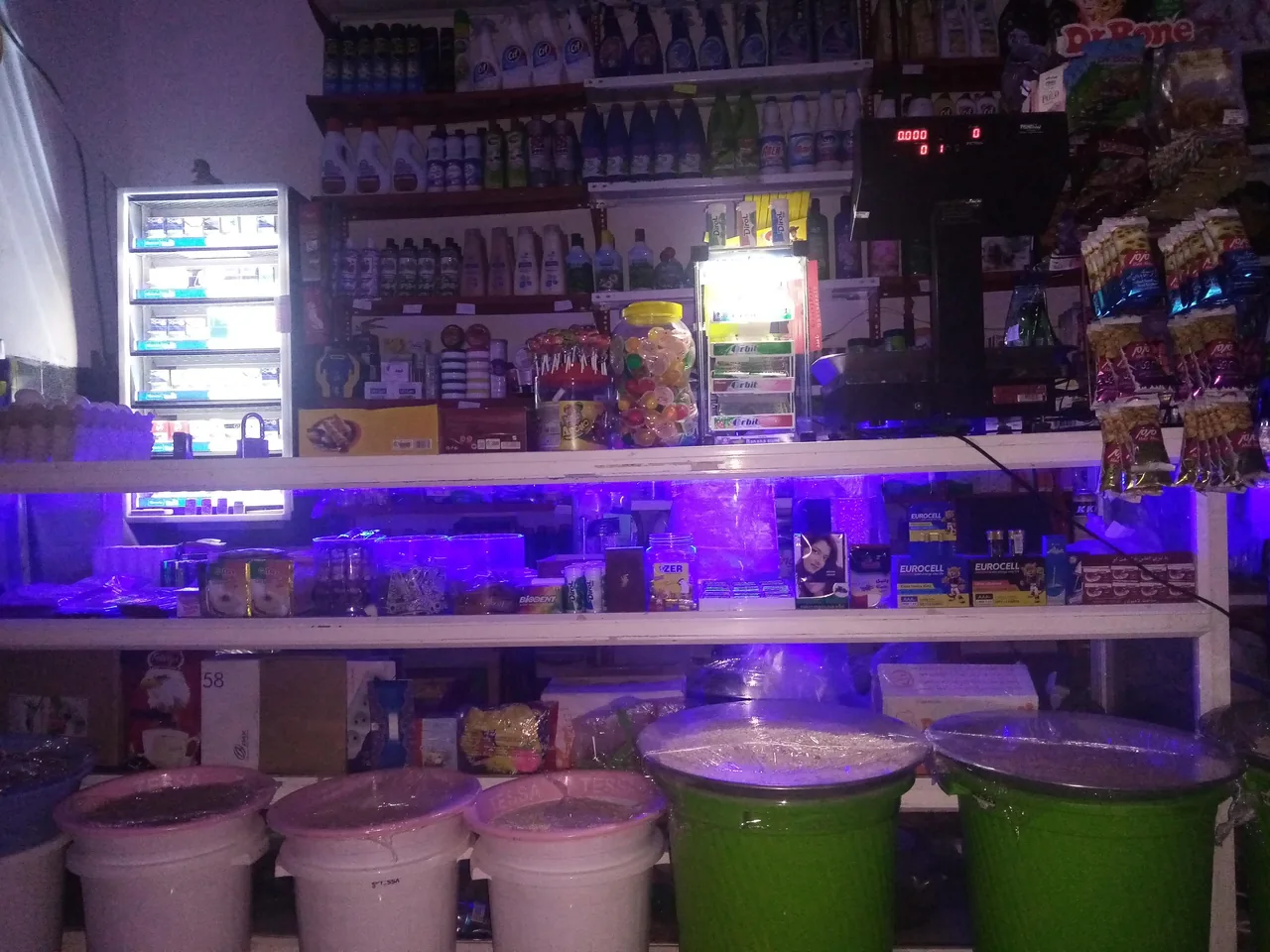 سوپر مارکت گلسرخ(علی قیاسی) - تصویر 4
