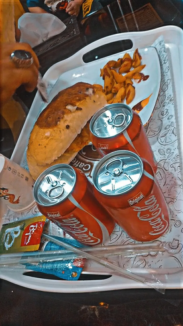 فست فود و کافی شاپ هالیدی