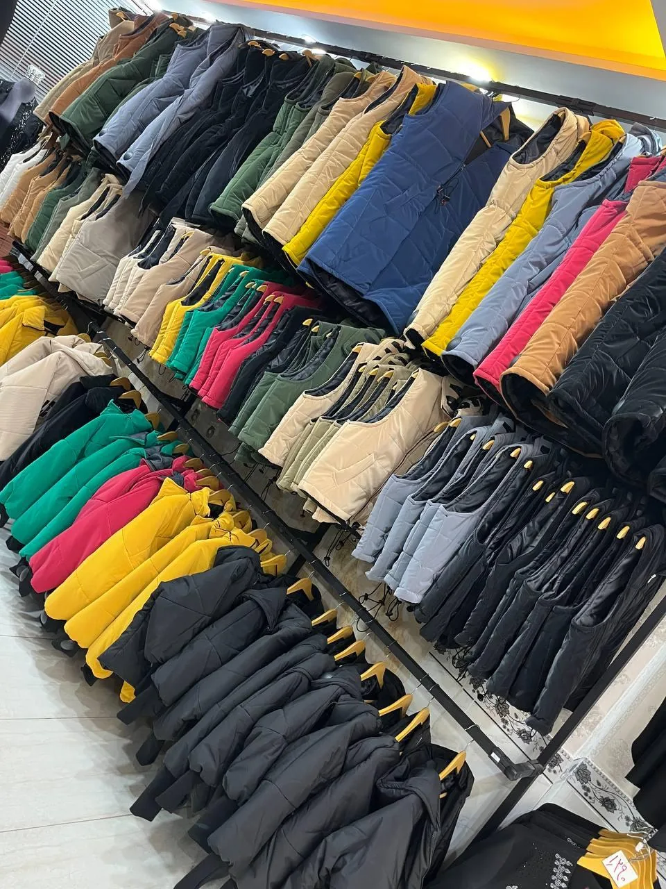 فروشگاه‌ پوشاک‌ آکو - تصویر 5
