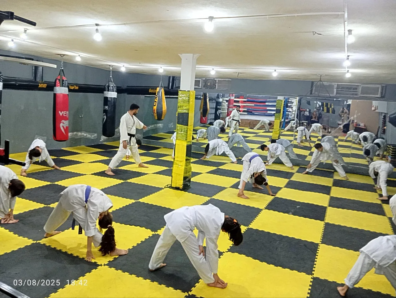 آکادمی کاراته شهید همزبان