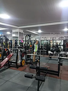 باشگاه بدنسازی زئوس