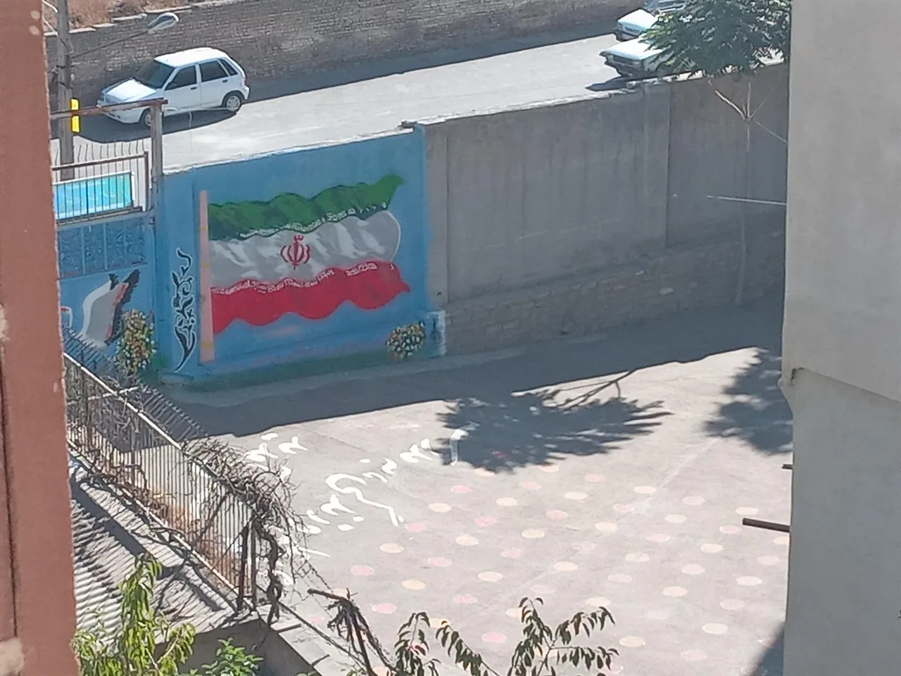 دبستان پسرانه شکوفه های بهشت - تصویر 2