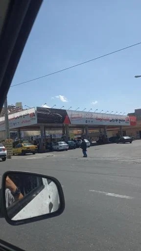پمپ بنزین چهارراه لاله
