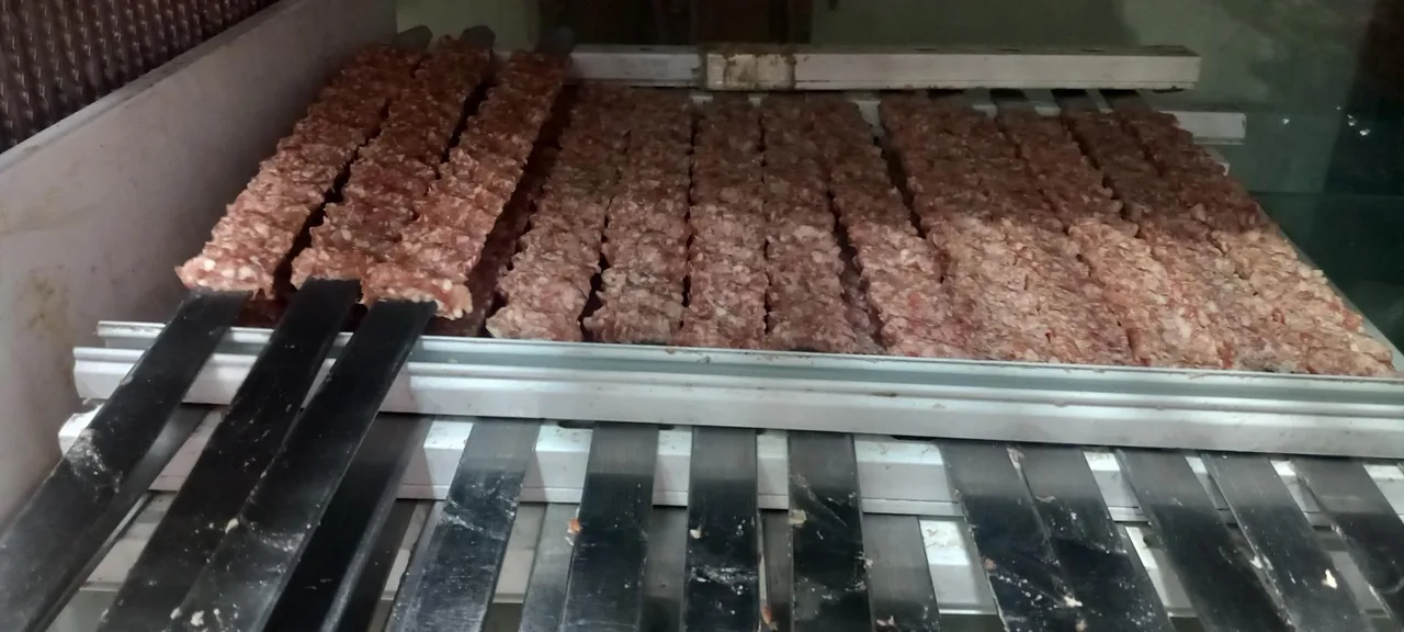 کبابی عمو یوسف - تصویر 2