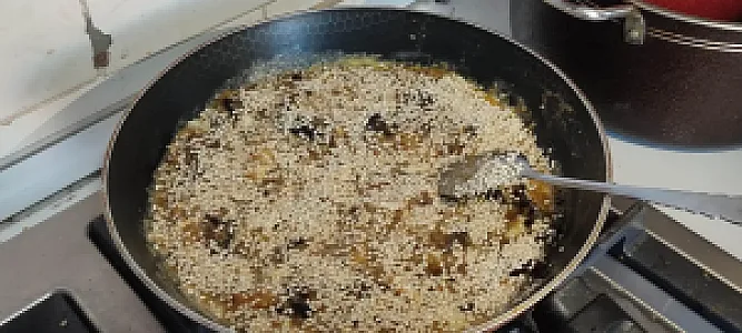 تهیه غذای ضیا پخت