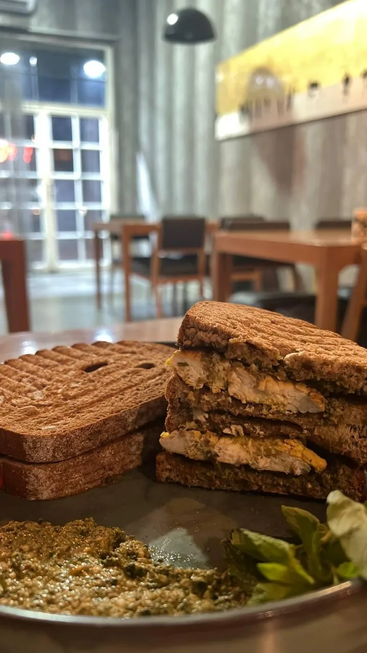 کافه میم - تصویر 3