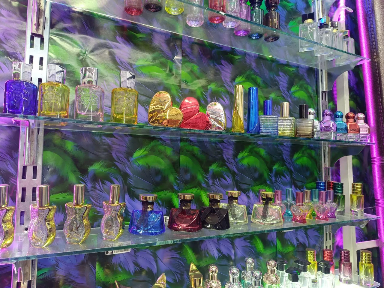 فروشگاه عطر و ادکلن ماندگار - تصویر 2
