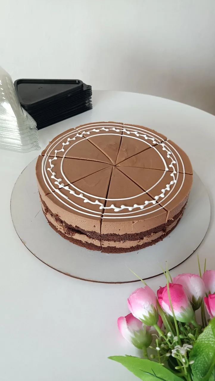 کافه کیک موکاچینو
