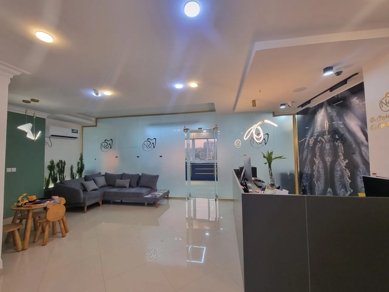 مطب دندانپزشکی دکتر ریحانه نوزایی