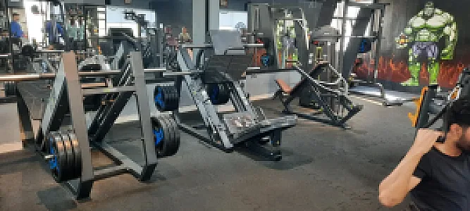 باشگاه بدنسازی رایکا