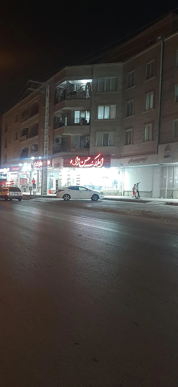 مشاور املاک حسن زاده