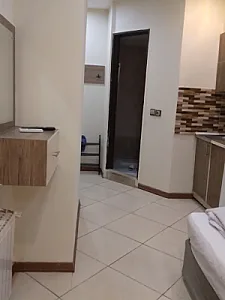 هتل آپارتمان خان میرزائى