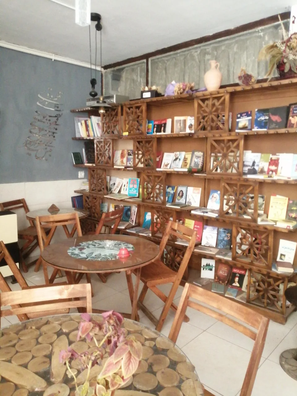 کافه کتاب مسیر - کافه در اراک