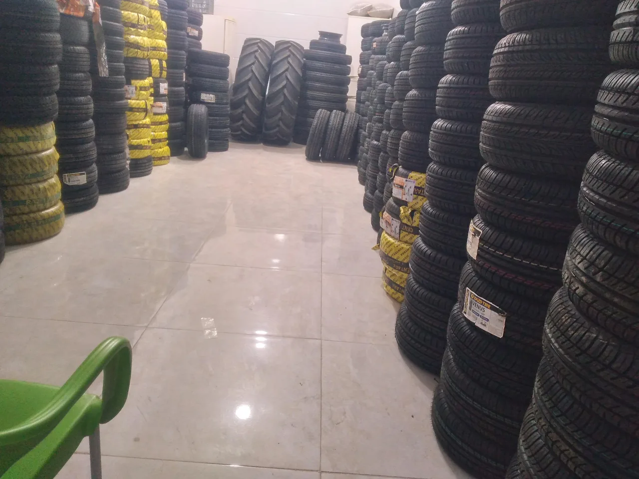 لاستیک فروشی حسنی